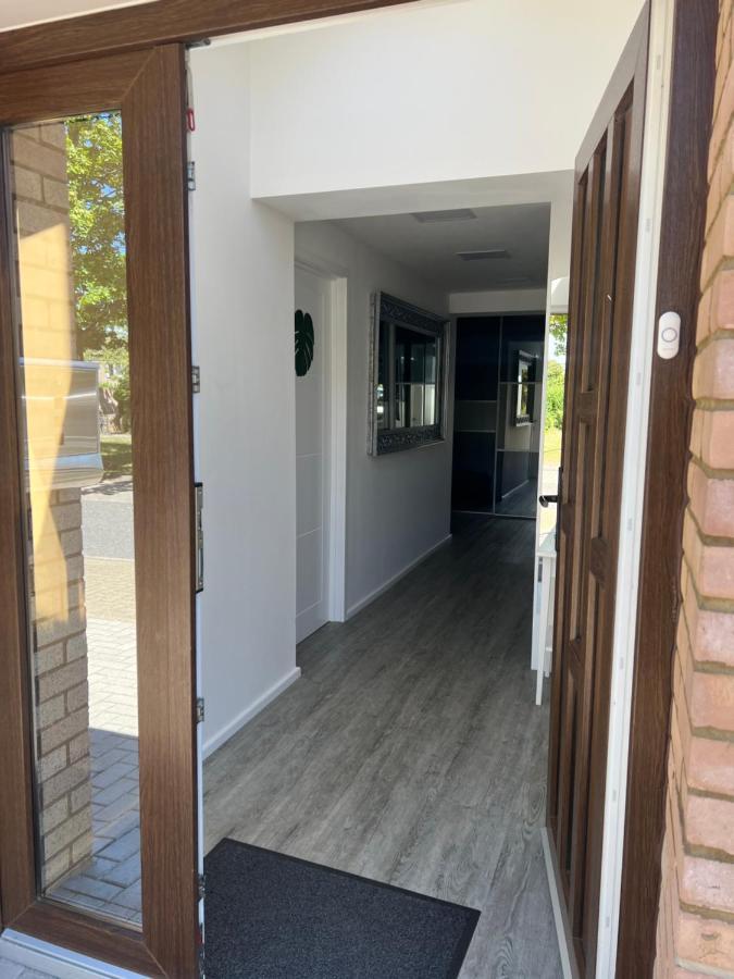 Апартаменты Studio In Private House Near Central Милтон-Кейнс Экстерьер фото