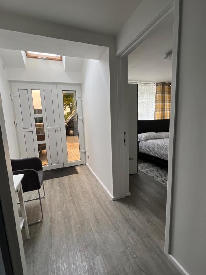 Апартаменты Studio In Private House Near Central Милтон-Кейнс Экстерьер фото